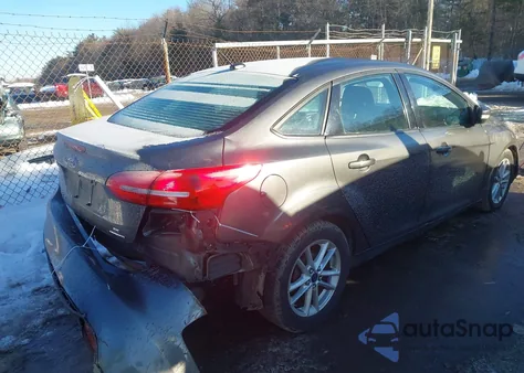 2016 Ford Focus Se z USA, uszkodzony, nr VIN 1FADP3F23GL259233